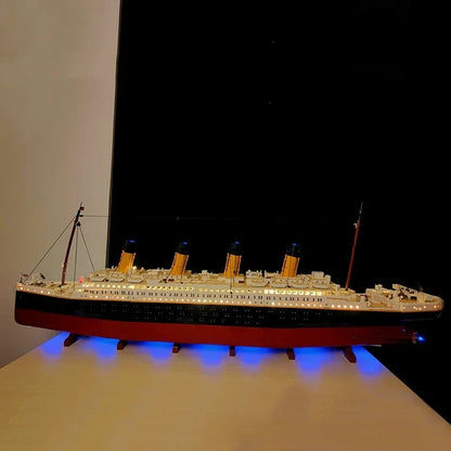 CAN0000088 - Grand bateau de croisière Titanic