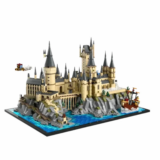 CAN0000054 - Hogwarts Castle and Grounds Building Blocks Set (small model)